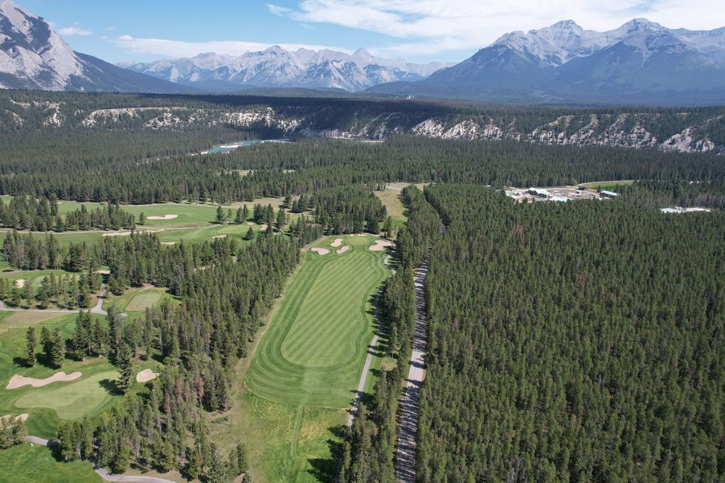 6th Hole at Fairmont Banff Springs Golf Course (373 Yard Par 4)